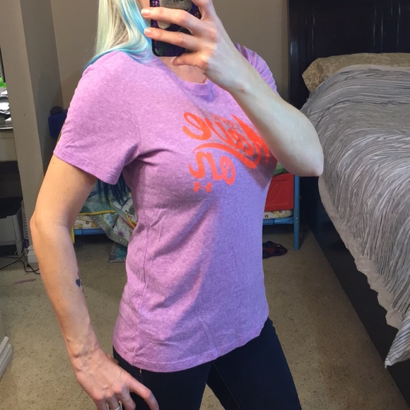 Great condition workout shirt by Under Armour - Picture 2 of 8